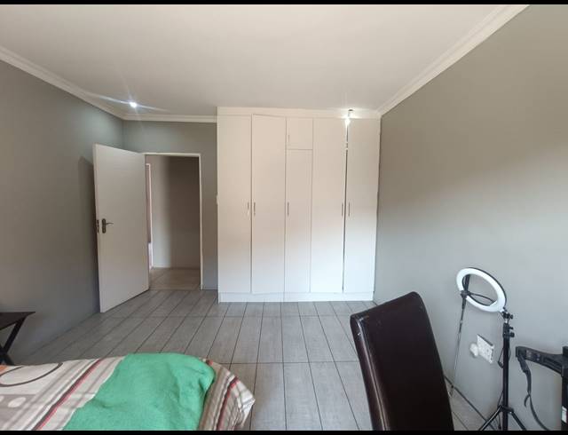 4 BEDROOM HOUSE FOR SALE IN VANDERBIJLPARK SE 8